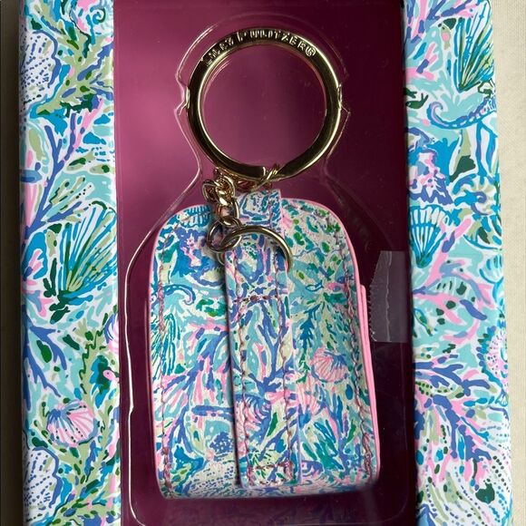Lilly Pulitzer AirPods Case - Picture 4 of 10